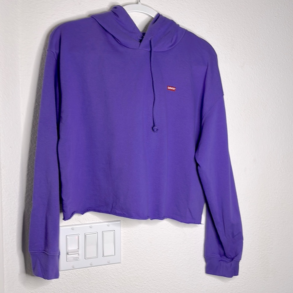 NWT Levi’s women’s hoodie size Small cropped at the waist color purple